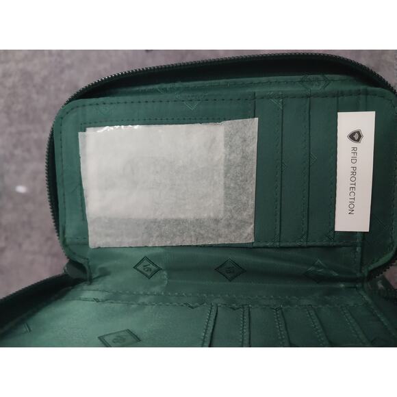 Vera Bradley Michigan State University Spartans All In One Crossbody Quilted - Picture 4 of 6